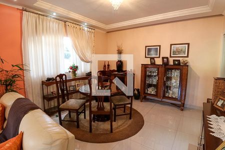 Sala de casa para alugar com 4 quartos, 224m² em Vila Galvão, Guarulhos