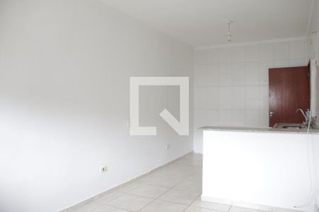 Sala de casa de condomínio para alugar com 2 quartos, 70m² em Jardim Casa Branca, Suzano