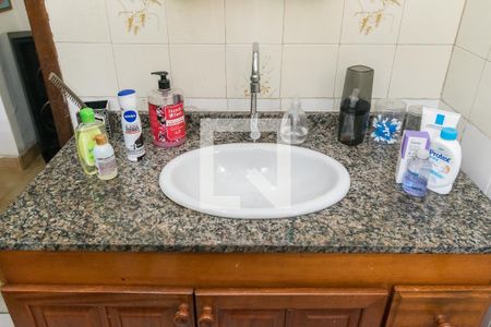 Casa à venda com 400m², 3 quartos e 2 vagasBanheiro 1