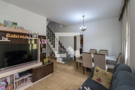Sala 1 de casa à venda com 3 quartos, 400m² em Olaria, Rio de Janeiro