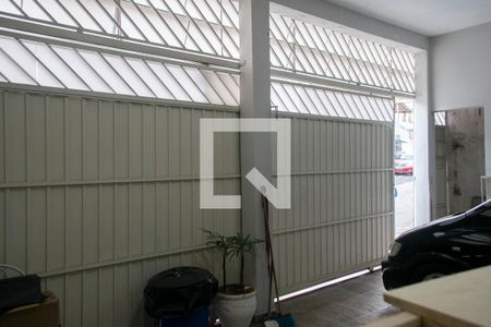 Casa à venda com 221m², 4 quartos e 2 vagas Casa à venda com 221m², 4 quartos e 2 vagasGaragem