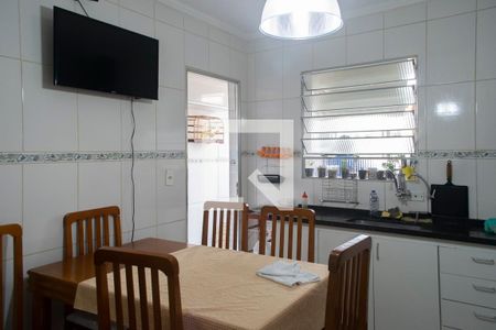 Casa à venda com 221m², 4 quartos e 2 vagas Casa à venda com 221m², 4 quartos e 2 vagasCozinha casa 1