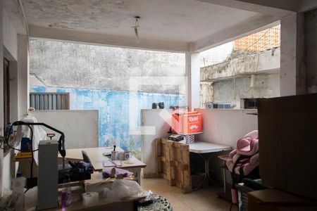 Casa à venda com 221m², 4 quartos e 2 vagas Casa à venda com 221m², 4 quartos e 2 vagasÁrea de Serviço casa 2