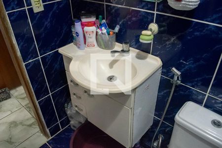 Casa à venda com 221m², 4 quartos e 2 vagas Casa à venda com 221m², 4 quartos e 2 vagasBanheiro casa 2