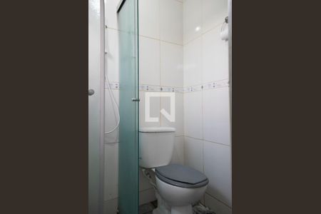 Casa à venda com 221m², 4 quartos e 2 vagas Casa à venda com 221m², 4 quartos e 2 vagasBanheiro de Serviço