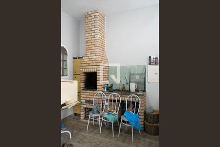 Casa à venda com 221m², 4 quartos e 2 vagas Casa à venda com 221m², 4 quartos e 2 vagasGaragem