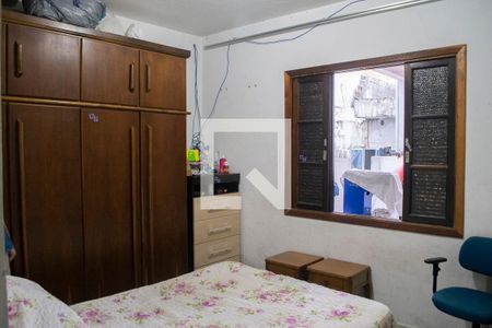 Casa à venda com 221m², 4 quartos e 2 vagas Casa à venda com 221m², 4 quartos e 2 vagasQuarto 1 casa 2