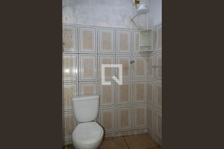 Casa à venda com 221m², 4 quartos e 2 vagas Casa à venda com 221m², 4 quartos e 2 vagasBanheiro de Serviço