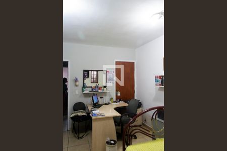 Casa à venda com 221m², 4 quartos e 2 vagas Casa à venda com 221m², 4 quartos e 2 vagasQuarto 2 casa 2