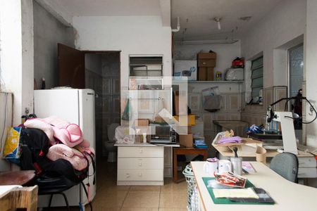 Casa à venda com 221m², 4 quartos e 2 vagas Casa à venda com 221m², 4 quartos e 2 vagasÁrea de Serviço casa 2