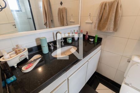 Apartamento à venda com 360m², 5 quartos e 4 vagasBanheiro da Suíte 2