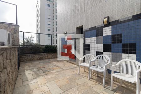 Apartamento à venda com 360m², 5 quartos e 4 vagasÁrea da Piscina e Churrasqueira - Cobertura