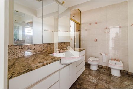 Apartamento à venda com 174m², 3 quartos e 1 vagaBanheiro da suíte