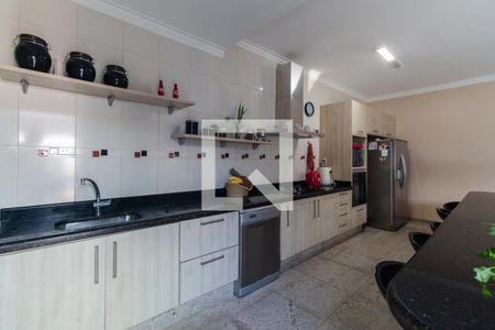 Casa para alugar com 168m², 6 quartos e 4 vagas Casa para alugar com 168m², 6 quartos e 4 vagasCozinha