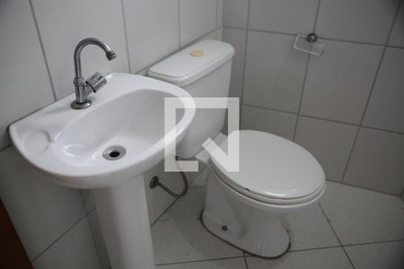 Lavabo de apartamento para alugar com 2 quartos, 69m² em Maracanã, Praia Grande