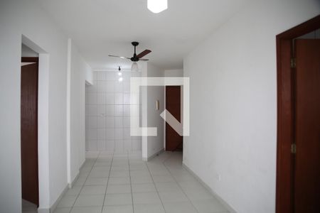 Sala de apartamento para alugar com 2 quartos, 69m² em Maracanã, Praia Grande