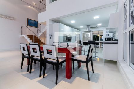 Sala de casa à venda com 3 quartos, 389m² em Boa Vista, Porto Alegre