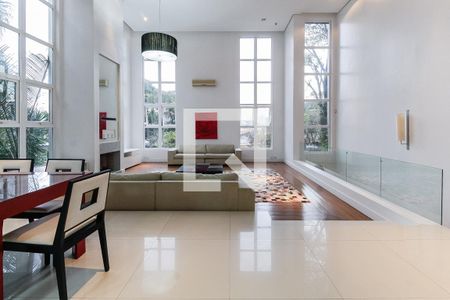 Sala de casa à venda com 3 quartos, 389m² em Boa Vista, Porto Alegre