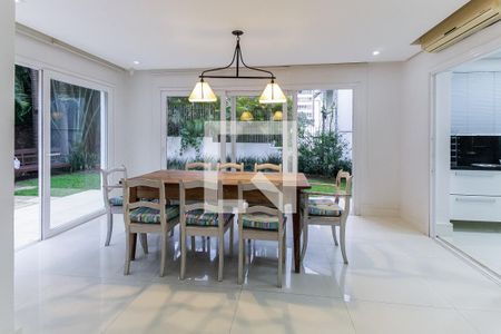 Casa à venda com 389m², 3 quartos e 4 vagasEspaço gourmet