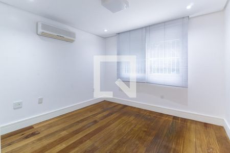 Casa à venda com 389m², 3 quartos e 4 vagasQuarto 2