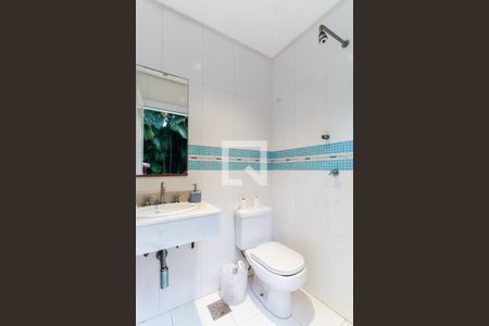 Casa à venda com 389m², 3 quartos e 4 vagasBanheiro da piscina