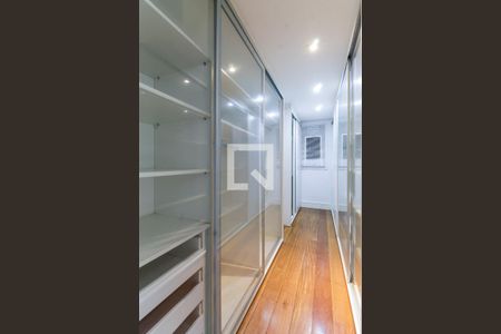 Casa à venda com 389m², 3 quartos e 4 vagasCloset da suíte