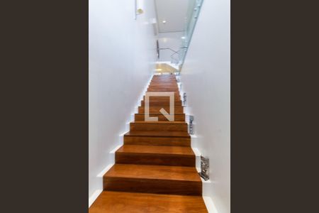 Casa à venda com 389m², 3 quartos e 4 vagasEscada