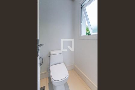 Casa à venda com 389m², 3 quartos e 4 vagasBanheiro da suíte