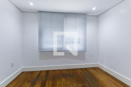 Casa à venda com 389m², 3 quartos e 4 vagasQuarto 2