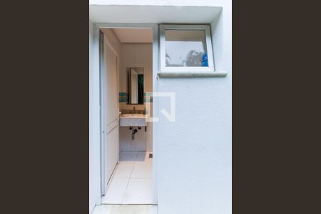 Casa à venda com 389m², 3 quartos e 4 vagasBanheiro da piscina