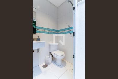 Casa à venda com 389m², 3 quartos e 4 vagasBanheiro da piscina