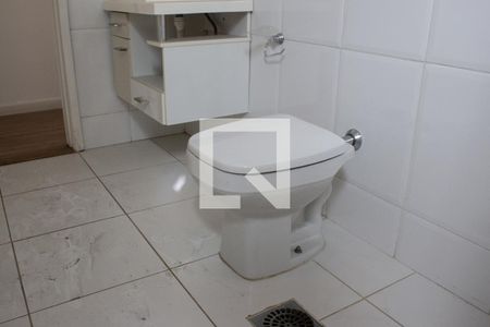 Apartamento para alugar com 76m², 2 quartos e 1 vagaBanheiro do Corredor