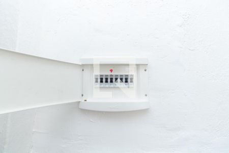 Apartamento para alugar com 59m², 2 quartos e sem vagaDetalhe da cozinha (quadro de disjuntores)