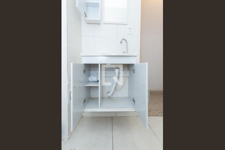 Apartamento para alugar com 59m², 2 quartos e sem vagaDetalhe do banheiro