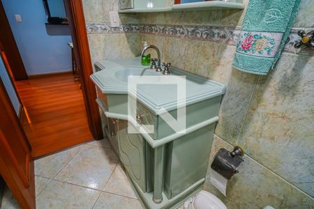 Casa à venda com 509m², 4 quartos e 5 vagasDetalhe do Banheiro 1