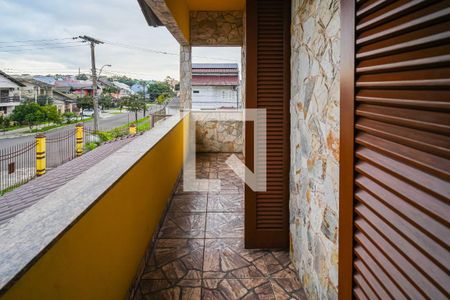 Casa à venda com 509m², 4 quartos e 5 vagasVaranda da Suíte 2