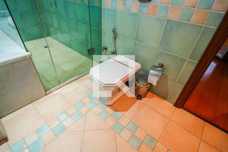 Casa à venda com 509m², 4 quartos e 5 vagasDetalhe Banheiro da Suíte 1