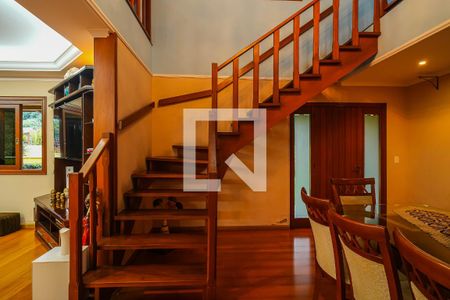Casa à venda com 509m², 4 quartos e 5 vagasEscada