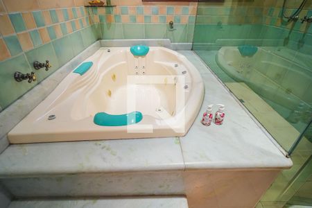 Casa à venda com 509m², 4 quartos e 5 vagasDetalhe Banheiro da Suíte 1
