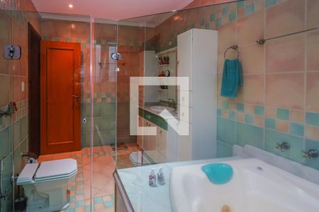 Casa à venda com 509m², 4 quartos e 5 vagasBanheiro da Suíte 1