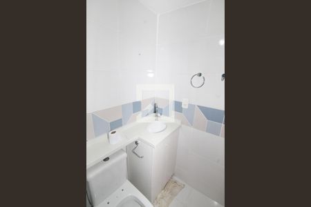 Banheiro Social de apartamento à venda com 2 quartos, 54m² em Parada de Lucas, Rio de Janeiro
