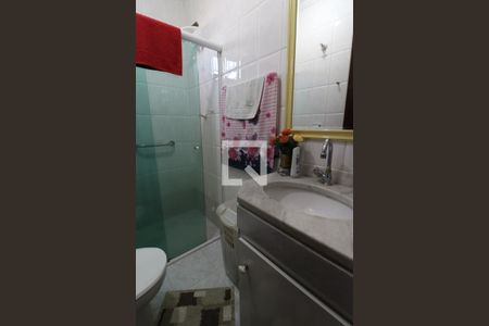 Casa à venda com 166m², 3 quartos e 2 vagasBanheiro da saíte