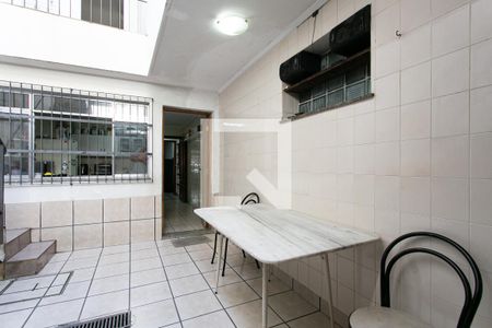 Casa à venda com 150m², 2 quartos e 1 vaga Casa à venda com 150m², 2 quartos e 1 vagaQuintal