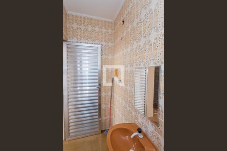 Casa à venda com 200m², 3 quartos e 2 vagas Casa à venda com 200m², 3 quartos e 2 vagasBanheiro de Serviço