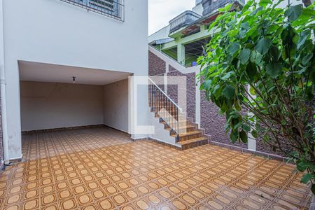 Casa à venda com 200m², 3 quartos e 2 vagas Casa à venda com 200m², 3 quartos e 2 vagasQuintal