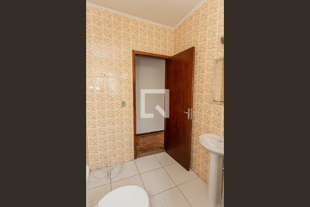 Casa à venda com 200m², 3 quartos e 2 vagas Casa à venda com 200m², 3 quartos e 2 vagasBanheiro Social