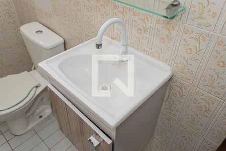 Lavabo de casa à venda com 3 quartos, 200m² em Parque São Domingos, São Paulo
