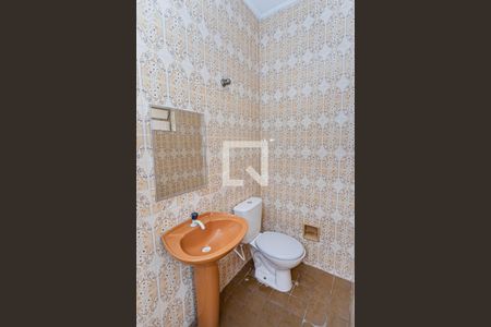 Casa à venda com 200m², 3 quartos e 2 vagas Casa à venda com 200m², 3 quartos e 2 vagasBanheiro de Serviço