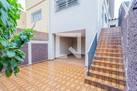 Casa à venda com 200m², 3 quartos e 2 vagas Casa à venda com 200m², 3 quartos e 2 vagasQuintal