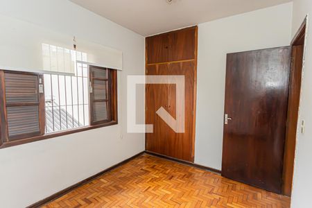 Casa à venda com 200m², 3 quartos e 2 vagas Casa à venda com 200m², 3 quartos e 2 vagasQuarto 2
